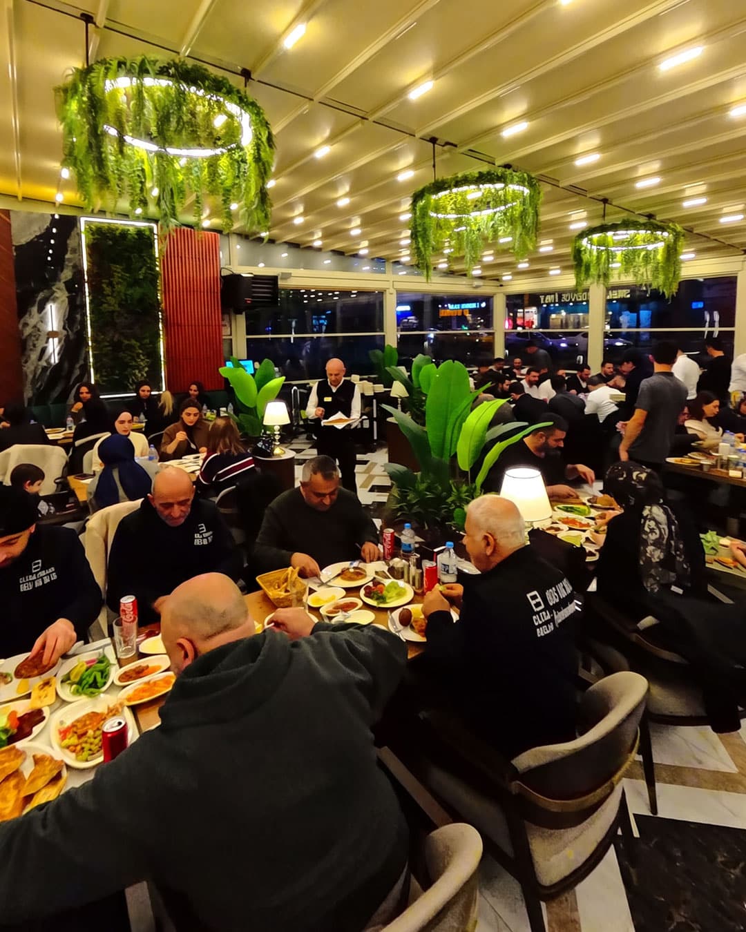 Viran Kebap salonundan bir kare