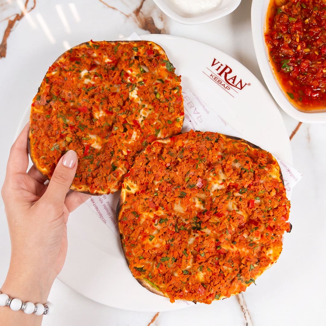 Viran Kebap salonundan bir kare